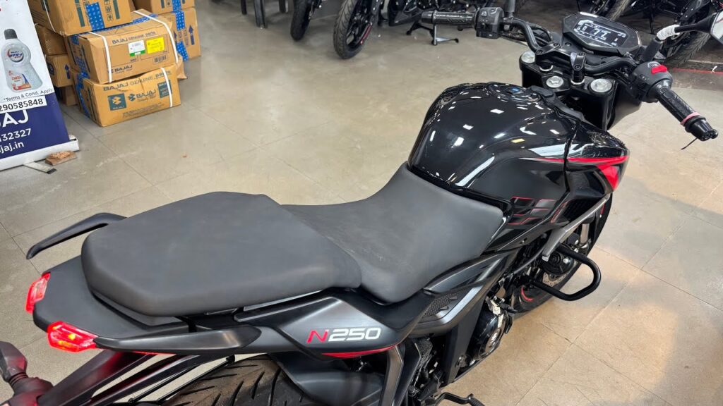 Bajaj Pulsar N250